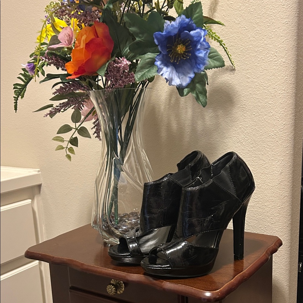 Steve Madden Black Peep-Toe Heels